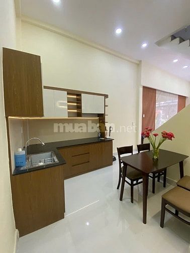 Nhà hẻm xe hơi, đẹp, thoáng mát, đầy đủ nội thất