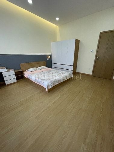 Nhà hẻm xe hơi, đẹp, thoáng mát, đầy đủ nội thất