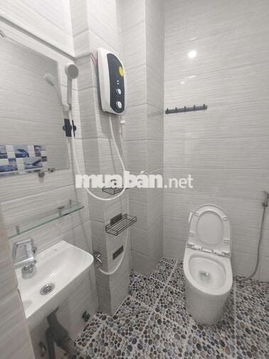 (Bao điện nước) Phòng trung tâm Q1, Cách Bùi Viện 2 phút đi bộ