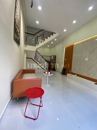 Nhà hẻm xe hơi, đẹp, thoáng mát, đầy đủ nội thất