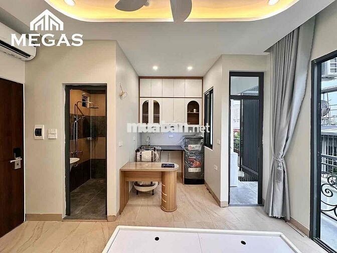 Hottt‼️Nhà mới tại Cầu Giấy, ngay mặt đường lớn full nội thất, ban công