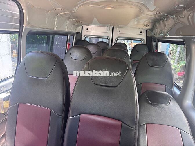 Ford Transit 2022 16 chỗ Dầu 9 vạn Bạc