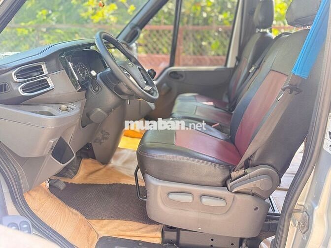 Ford Transit 2022 16 chỗ Dầu 9 vạn Bạc