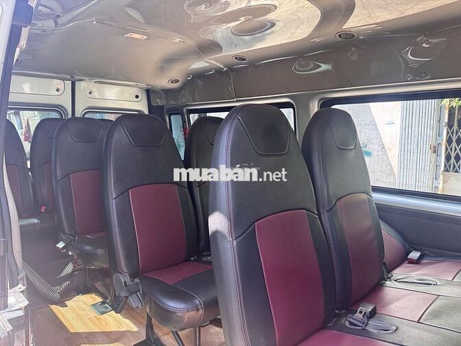 Ford Transit 2022 16 chỗ Dầu 9 vạn Bạc