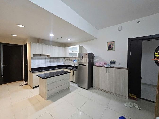 Căn 2p ngủ-77m2,nội thất,giá 11tr/th -C/c Hoa sen- lạc Long Quân