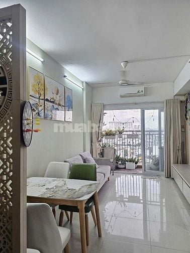 Căn 2p ngủ-77m2,nội thất,giá 11tr/th -C/c Hoa sen- lạc Long Quân