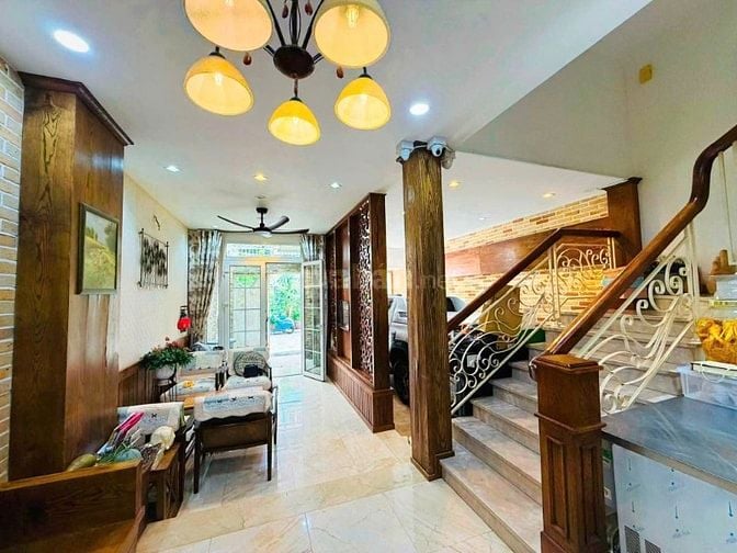 Villa Phố hẻm 12m ngay Cộng Hoà- DT 6x16, 3 Lầu- NỘI Thất Gỗ Cao cấp