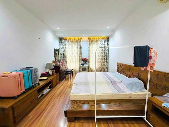 Villa Phố hẻm 12m ngay Cộng Hoà- DT 6x16, 3 Lầu- NỘI Thất Gỗ Cao cấp