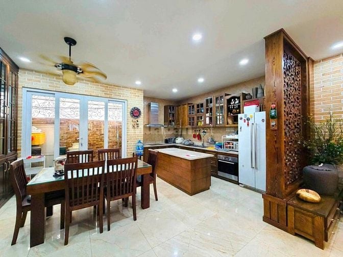 Villa Phố hẻm 12m ngay Cộng Hoà- DT 6x16, 3 Lầu- NỘI Thất Gỗ Cao cấp