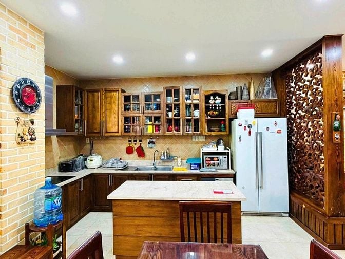 Villa Phố hẻm 12m ngay Cộng Hoà- DT 6x16, 3 Lầu- NỘI Thất Gỗ Cao cấp