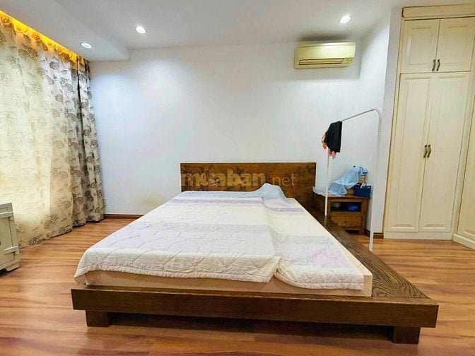Villa Phố hẻm 12m ngay Cộng Hoà- DT 6x16, 3 Lầu- NỘI Thất Gỗ Cao cấp