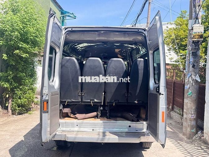 Ford Transit 2022 16 chỗ Dầu 9 vạn Bạc