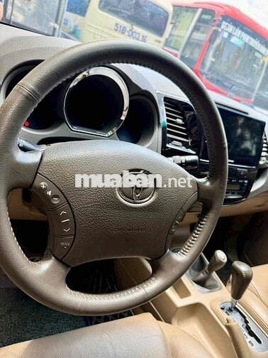Toyota Fortuner 2011 2 cầu bản cao cấp Xám