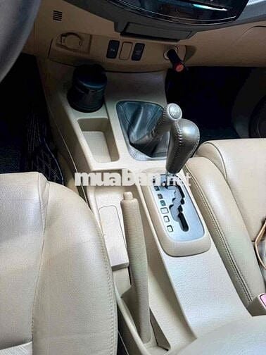 Toyota Fortuner 2011 2 cầu bản cao cấp Xám
