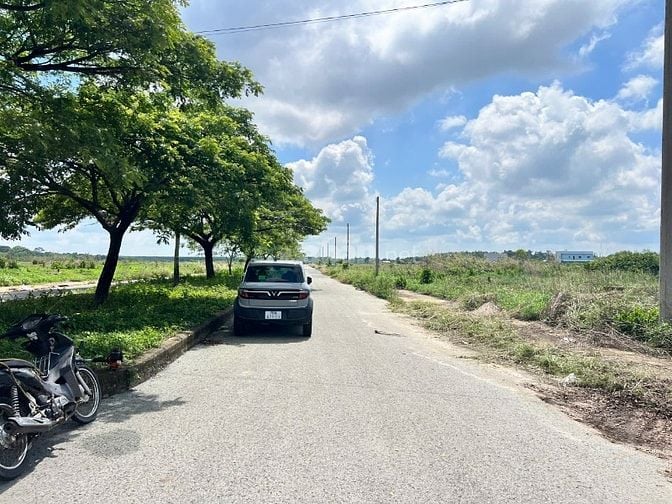 Lô góc 2 mặt tiền nhựa khu tái định cư Phước Đông. 1,85 tỷ