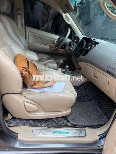 Toyota Fortuner 2011 2 cầu bản cao cấp Xám