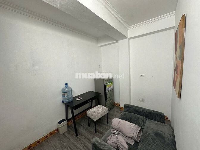 Phòng 1N1K Full Nt Thang Máy Trung Tâm Xã Đàn HN 32m2 Rộng Thoáng 5Tr 