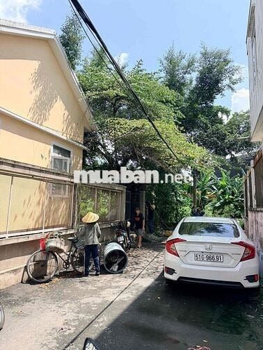 Cho thuê căn góc 2 mặt tiền nguyên căn tại Linh Đông Thủ Đức cũ