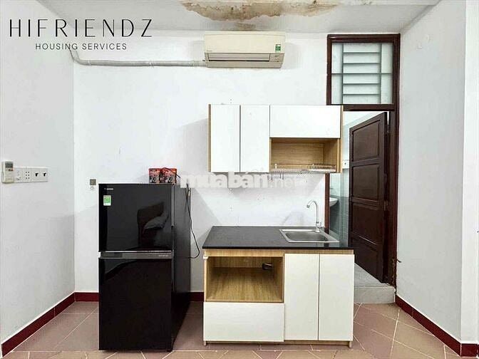 Chdv Miễn phí xe , Sát Q1 , đường lớn , Full nthat , Thang máy đày đủ
