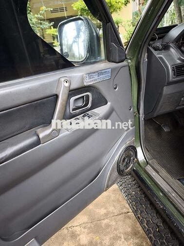 Mitsubishi Pajero V43 7 chỗ Xăng 3.0 Xanh rêu