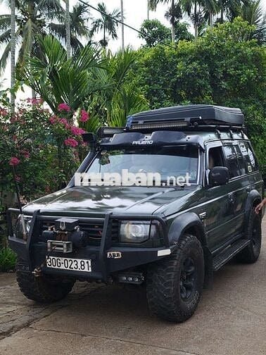 Mitsubishi Pajero V43 7 chỗ Xăng 3.0 Xanh rêu