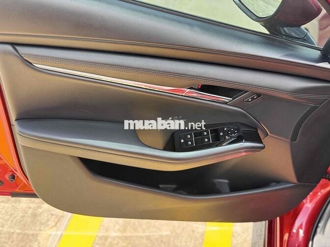 Mazda 3 Luxury 2023 Đỏ 25.000 Km