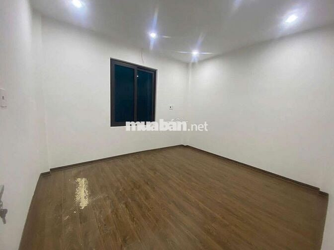 Bán Nhà 5 Tầng 31m2 Mới Phố Đại Linh, Nhỉnh 6 Tỷ, Ngõ To, Gần Hồ