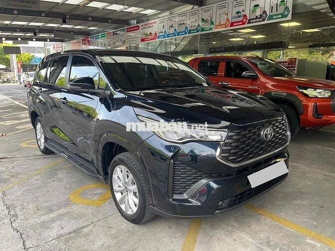 Toyota Innova Cross 2.0V 2025 / Giá thương lượng