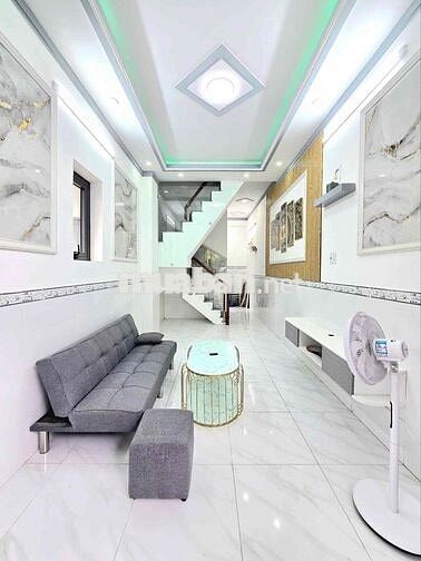 🔥🔥🔥nhà bán có phòng ngủ dưới đất,  1 lầu , gần chợ với trường học🔥🔥🔥