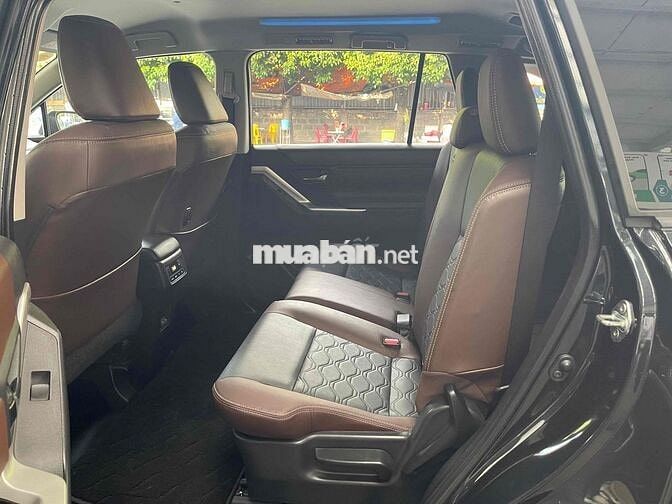 Toyota Innova Cross 2.0V 2025 / Giá thương lượng