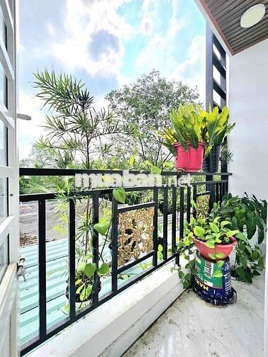 🔥🔥🔥nhà bán có phòng ngủ dưới đất,  1 lầu , gần chợ với trường học🔥🔥🔥