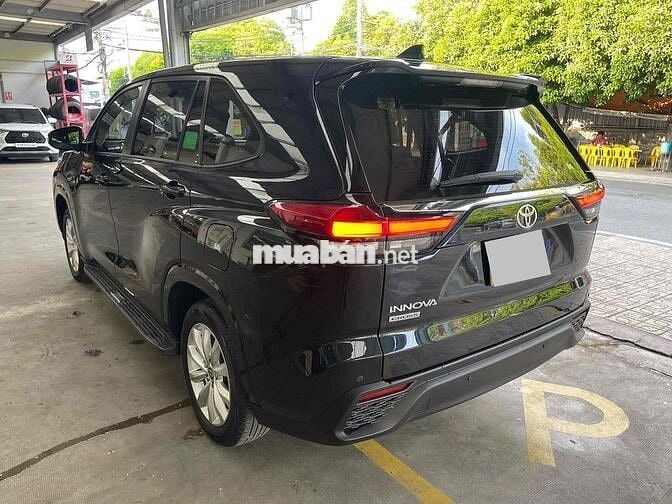 Toyota Innova Cross 2.0V 2025 / Giá thương lượng