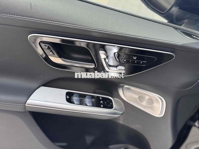 Mercedes GLC300 Allnew 2023 Đen 8.000 Km
