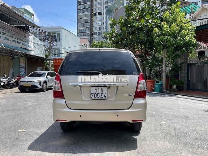 Toyota Innova E 2013 Vàng cát 8 chỗ