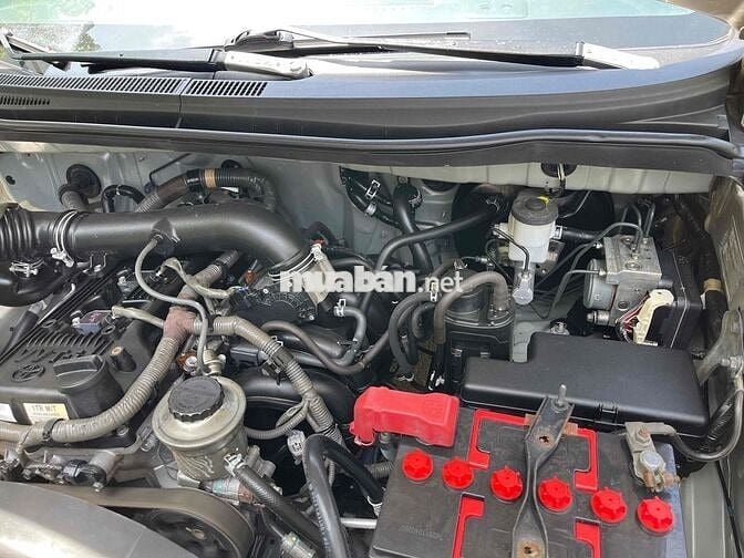 Toyota Innova E 2013 Vàng cát 8 chỗ