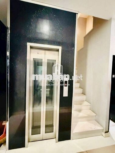 Tòa nhà MT Trần Nhân Tôn, Q10. Dt: 8,5x20m, Kc: trệt 5 lầu TM + PCCC