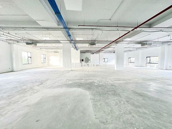 VĂN PHÒNG CHO THUÊ 70m2  MẶT TIỀN NGUYỄN HỮU THỌ 