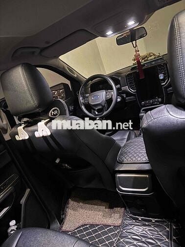Ford Everest Ambient 2023 Nâu
