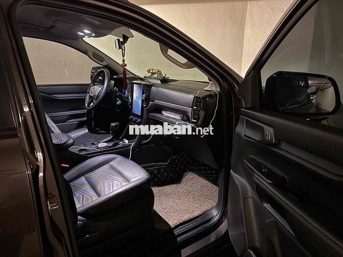 Ford Everest Ambient 2023 Nâu