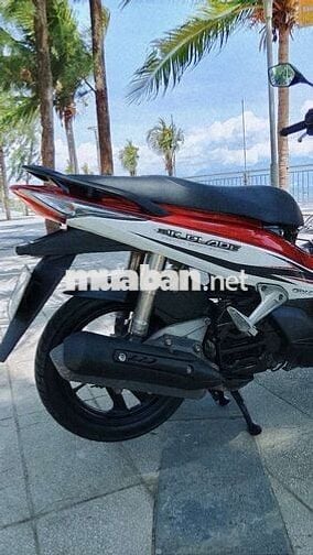 Air Blade 2011, Xe đẹp tốt ,Máy cực êm mạnh