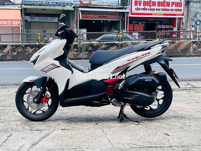 Honda Air Blade 125 ABS Thể Thao 2026 Trắng Đỏ