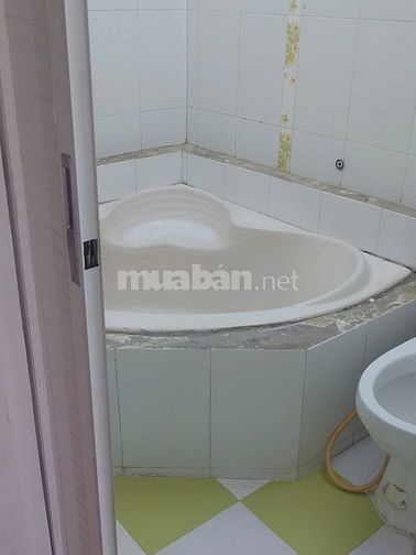 Khu vực yên ổn ko ngập nước, gần đại lộ Võ Văn Kiệt đi Sài Gòn