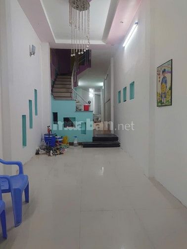 Khu vực yên ổn ko ngập nước, gần đại lộ Võ Văn Kiệt đi Sài Gòn