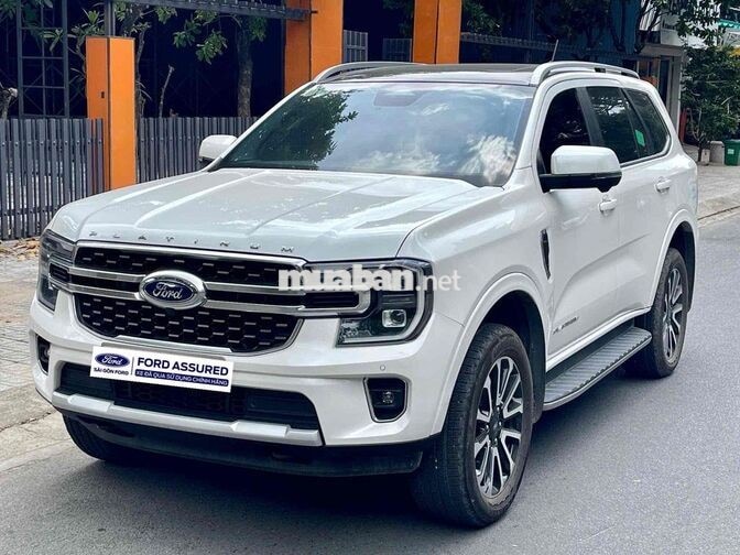 Ford Everest Platinum 2025 Trắng 16.000 km
