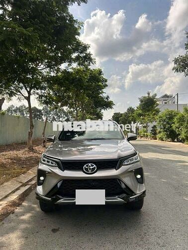 Toyota Fortuner Legender 2021 Xám 178.923 km