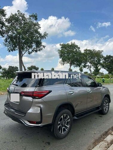 Toyota Fortuner Legender 2021 Xám 178.923 km