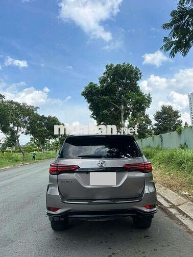 Toyota Fortuner Legender 2021 Xám 178.923 km
