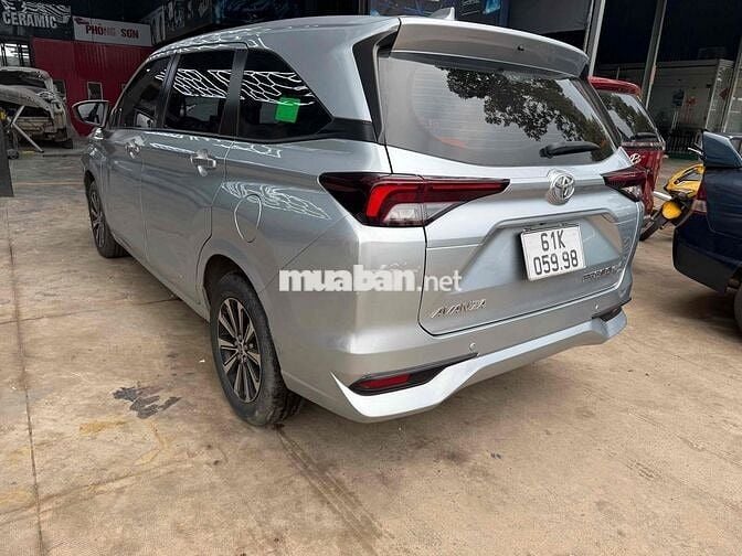 Toyota Avanza Premio 7 chỗ Bạc