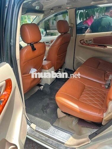 Toyota Innova G full Bạc 7 chỗ