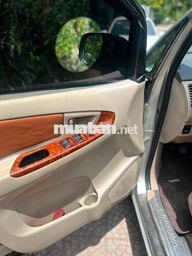 Toyota Innova G full Bạc 7 chỗ